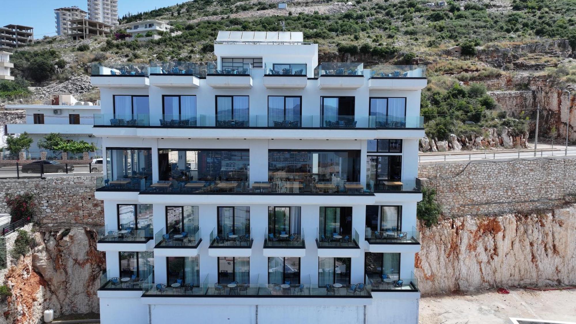 Litan Hotel Sarandë Exteriér fotografie