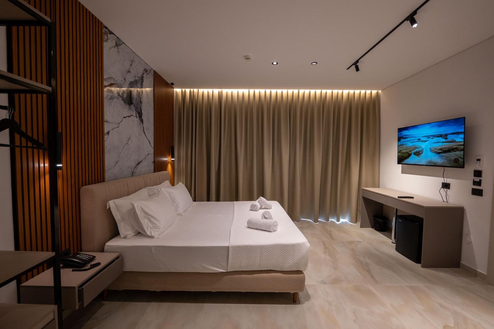 Litan Hotel Sarandë Exteriér fotografie