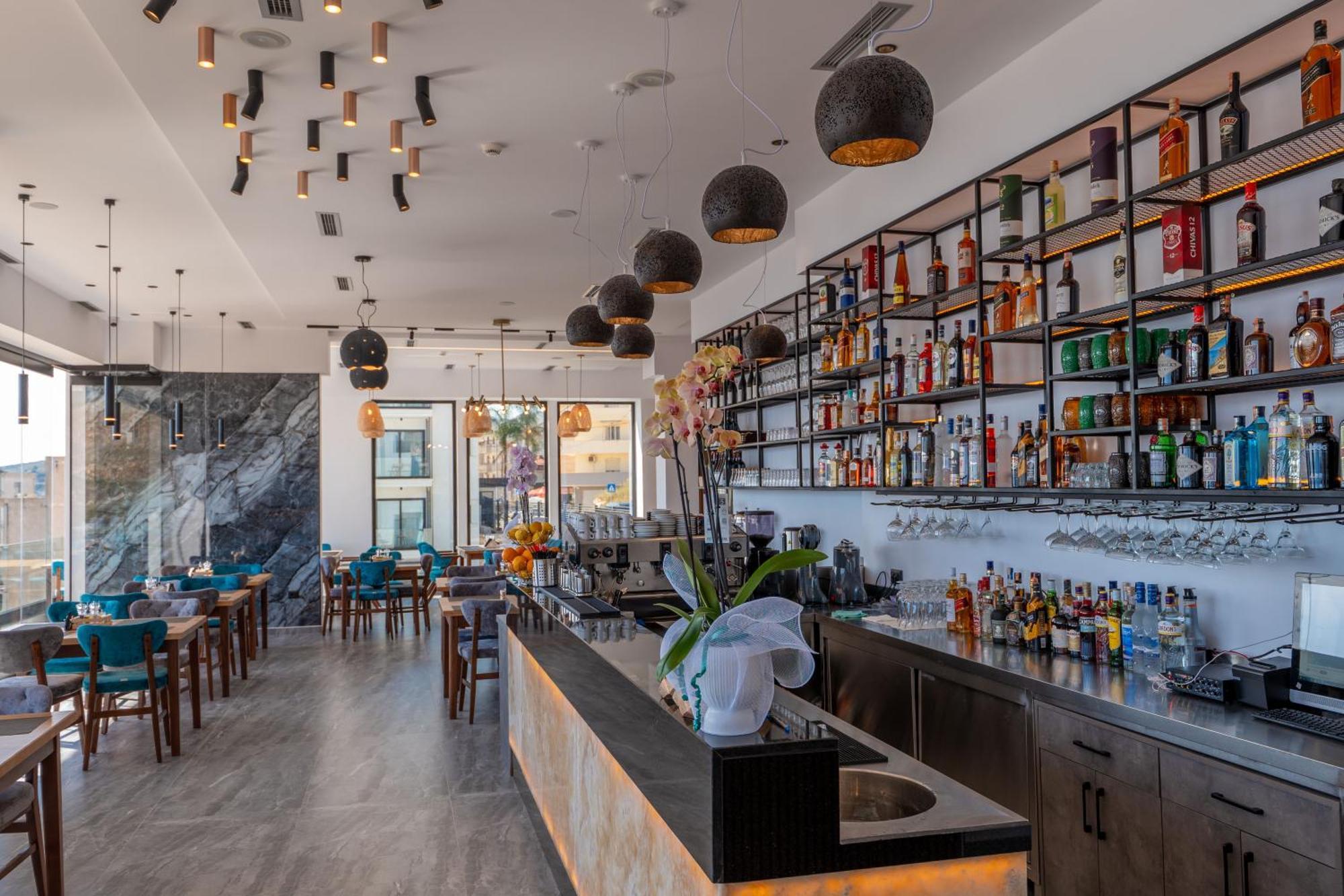 Litan Hotel Sarandë Exteriér fotografie
