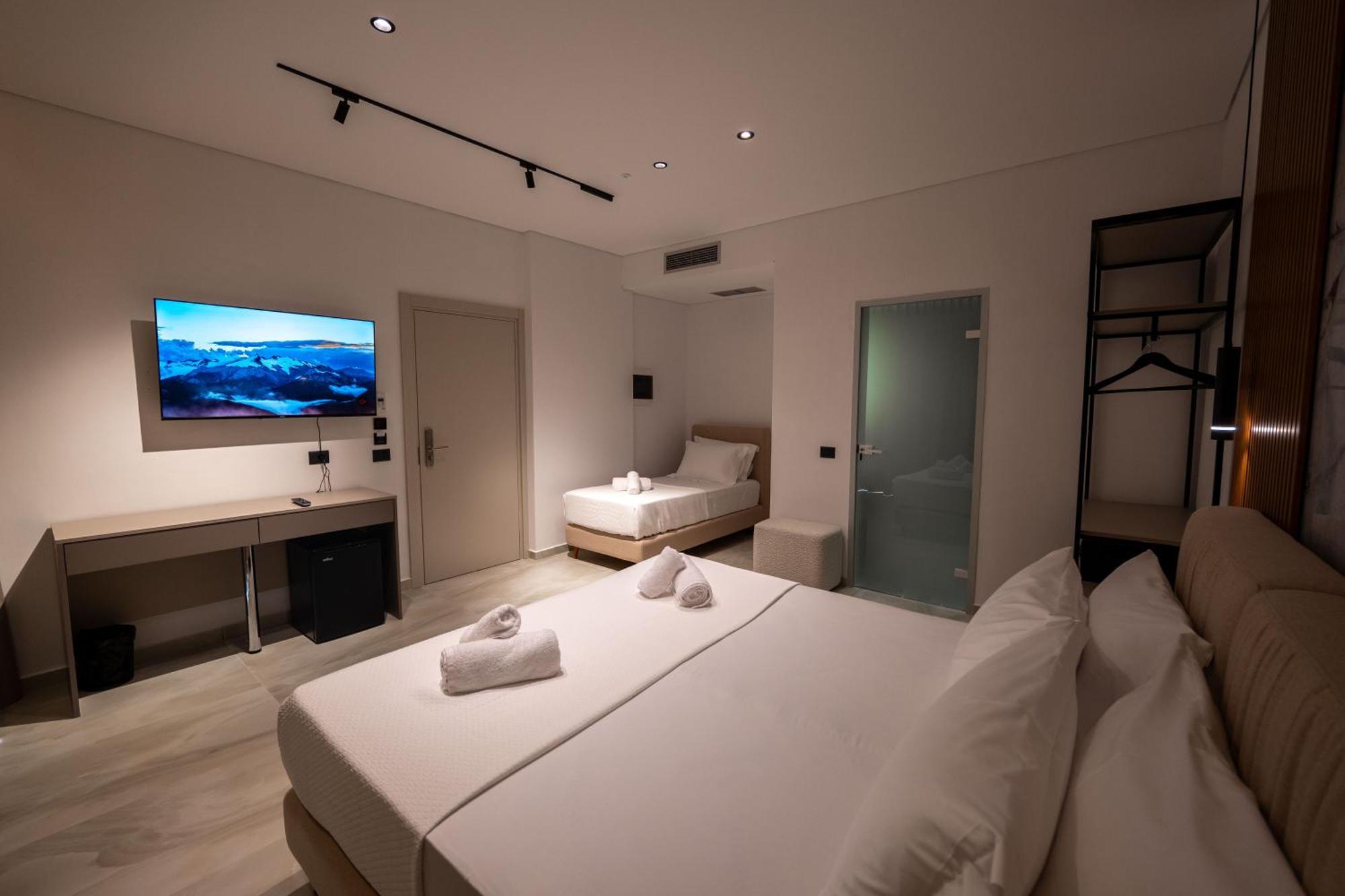 Litan Hotel Sarandë Exteriér fotografie