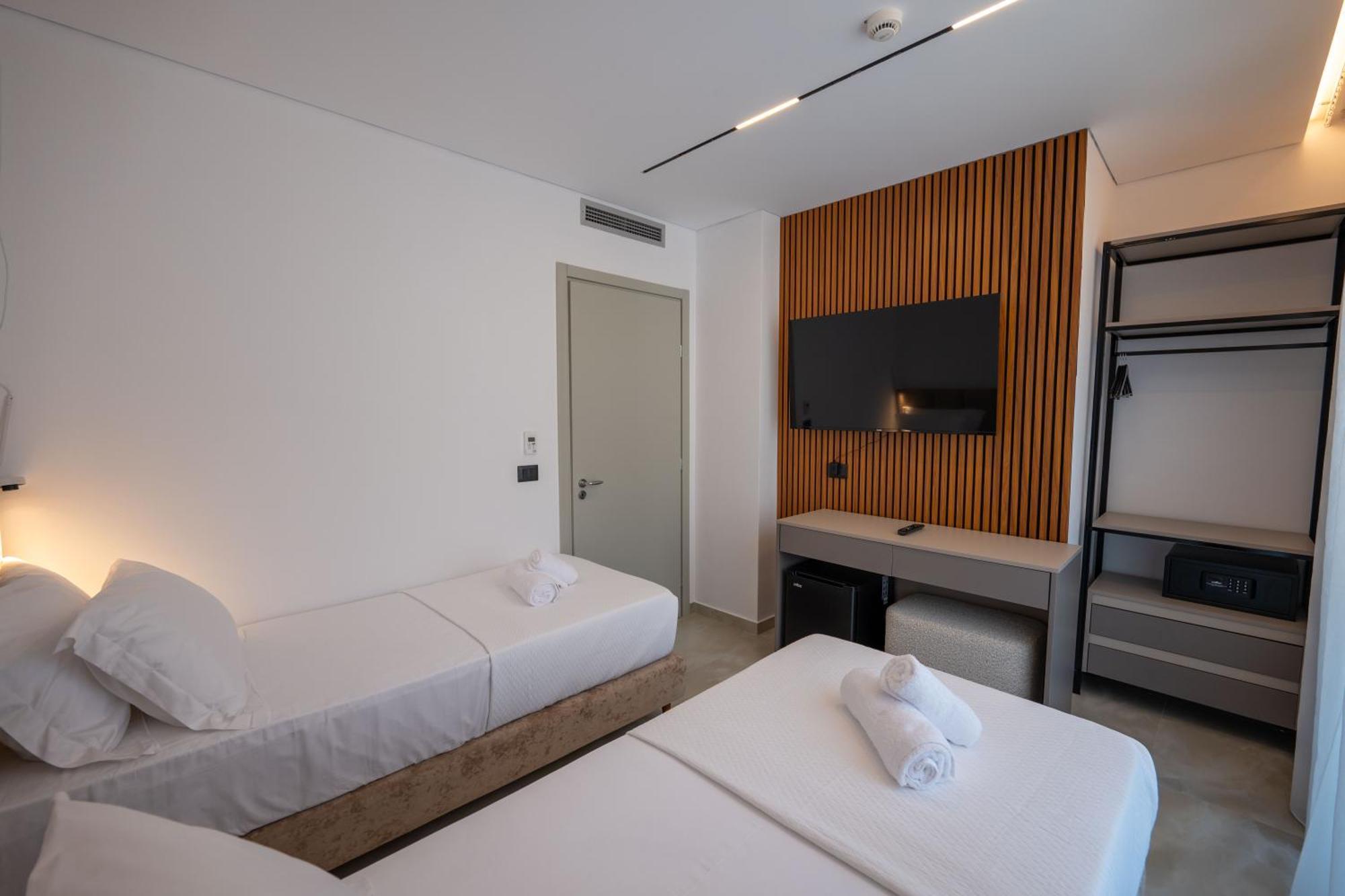 Litan Hotel Sarandë Exteriér fotografie