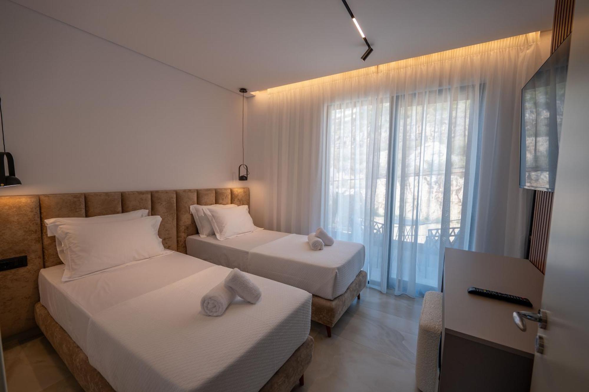 Litan Hotel Sarandë Exteriér fotografie